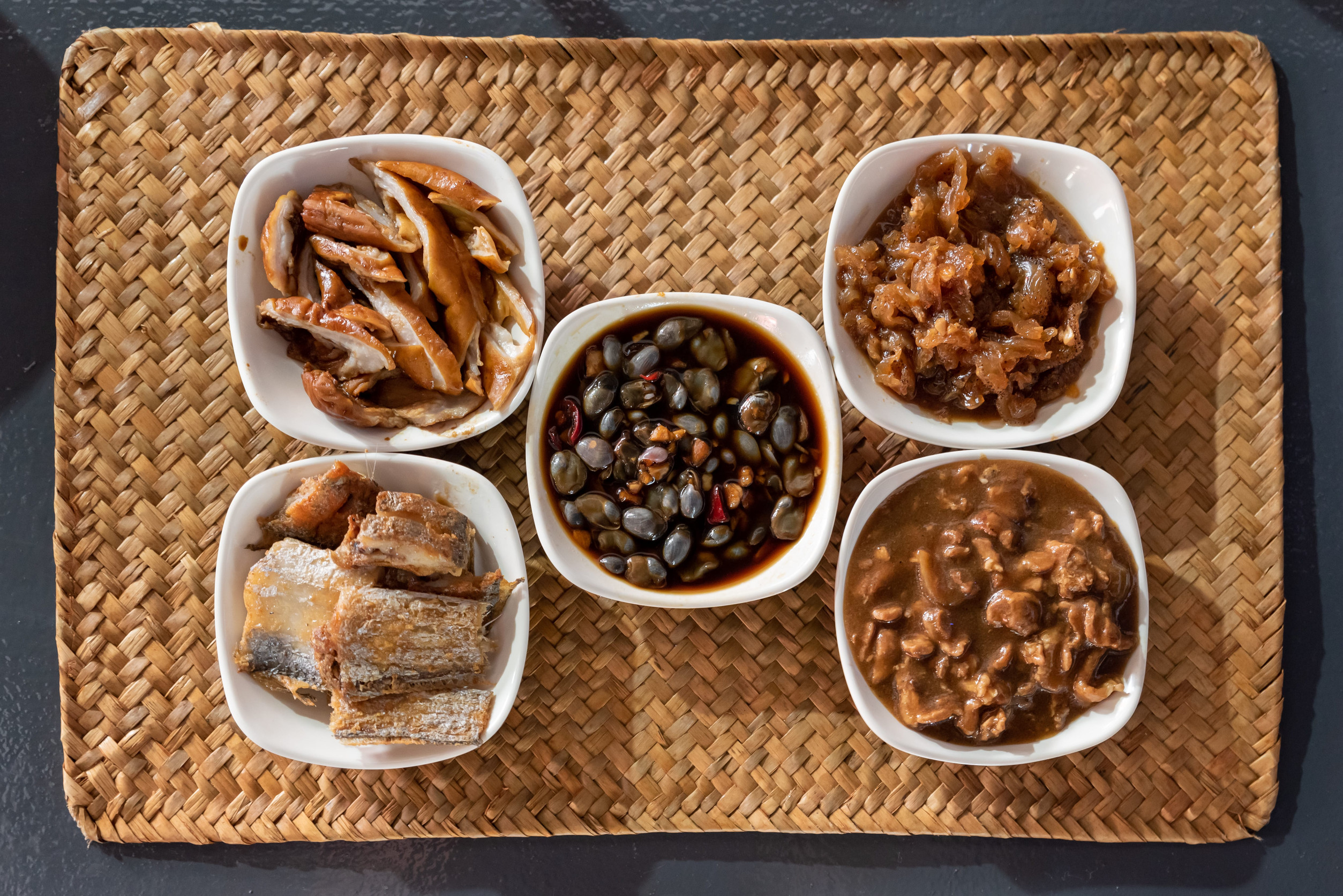Chinese traditional snacks related to beef and seafood
